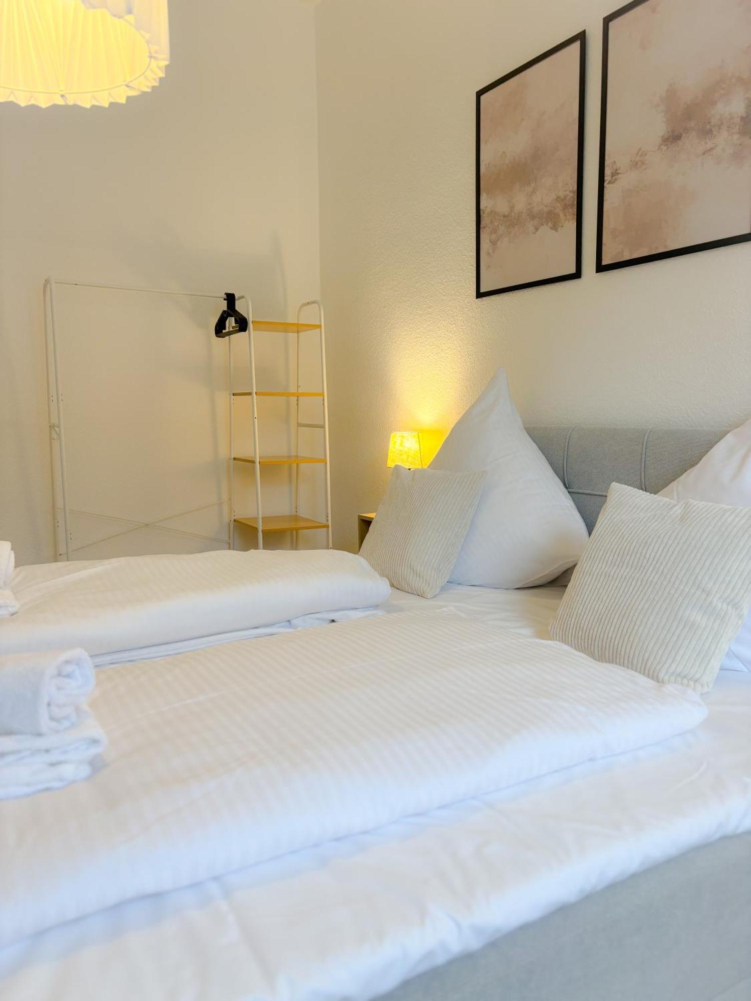 Helles City Apartment Fuer Familien & Gruppen Neu-Ulm Eksteriør bilde